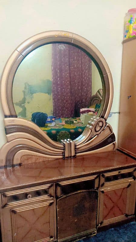 dressing table best condition for sale 2