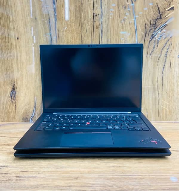 Thinkpad X1 Carbon Gen 9 i5-11th Gen 16Gb Ram 256Gb SSD Intel Iris Xe 3