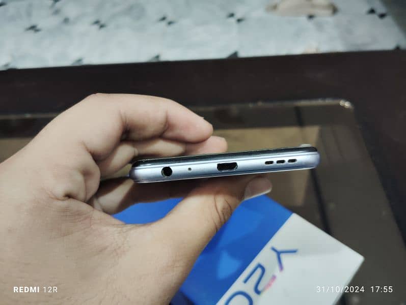 vivo y 20 used + Box 2