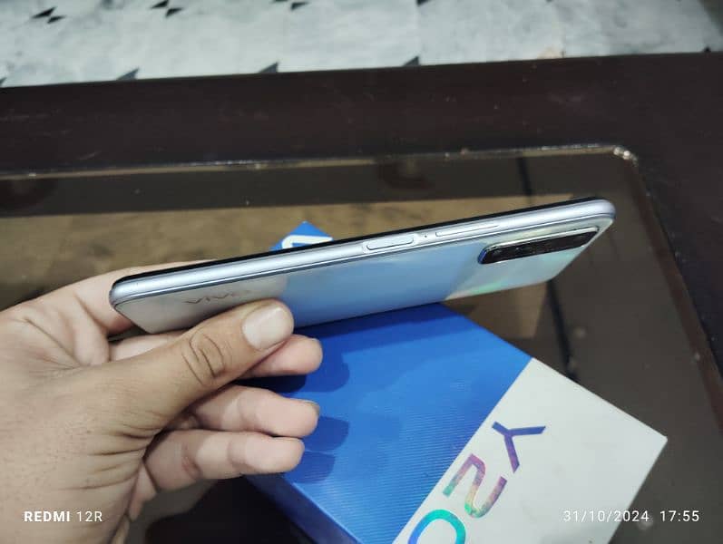 vivo y 20 used + Box 3