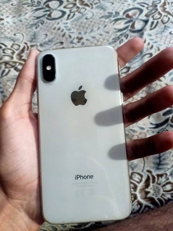 Iphone xs white colour 256gb factory unlock 0