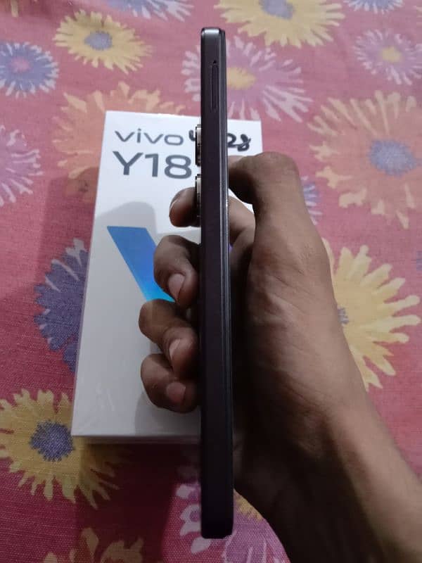 vivo y18s 3