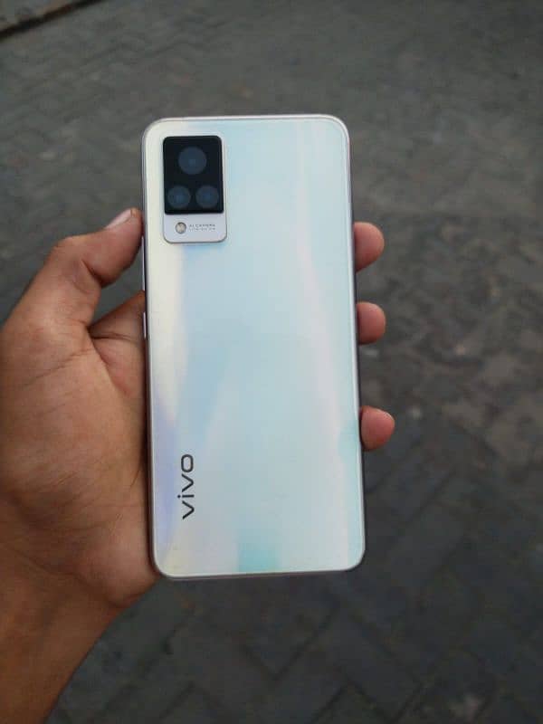 Vivo V 21 4