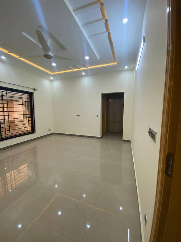 12 Marla Upper Portion for Rent in G-16 Islamabad 4