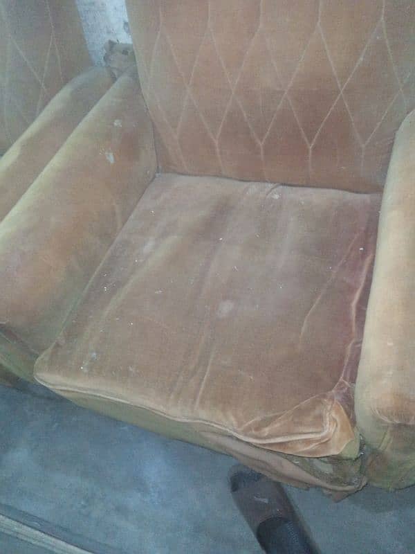 one seater sofa available. 7