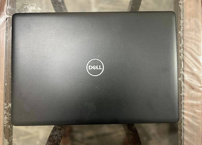 Dell Inspiron 15.6 inches, 7th Gen, 8GB RAM (DDR 4) + 128 GB NvMe SSD 3