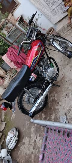 Honda 125 one hand used huwaa ha mene bilkull restore kyaa haa koi kam