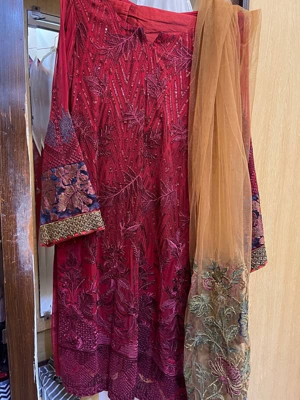 selling beautiful dress in reasonable price 2