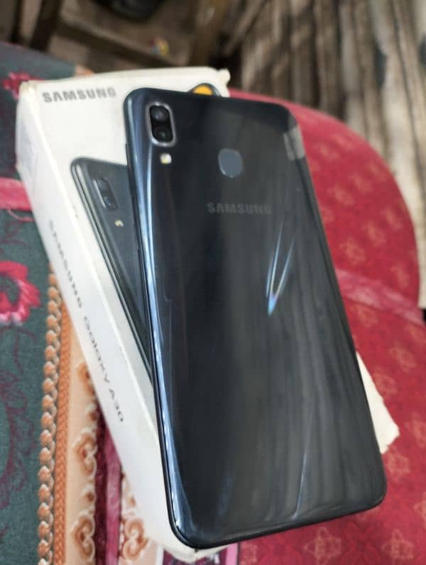 Samsung Galaxy A30 with box 03366837312 1