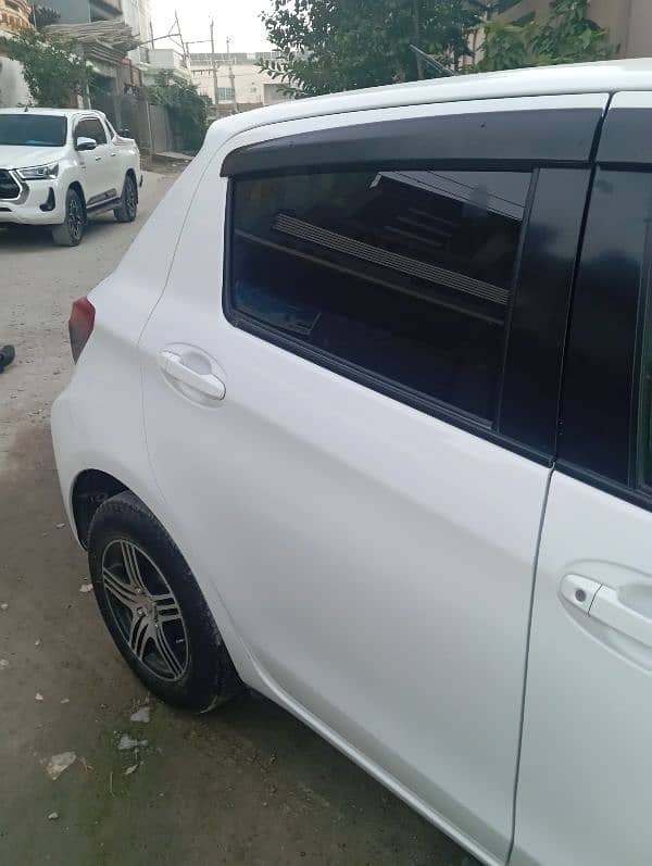 Toyota Vitz 2013 2