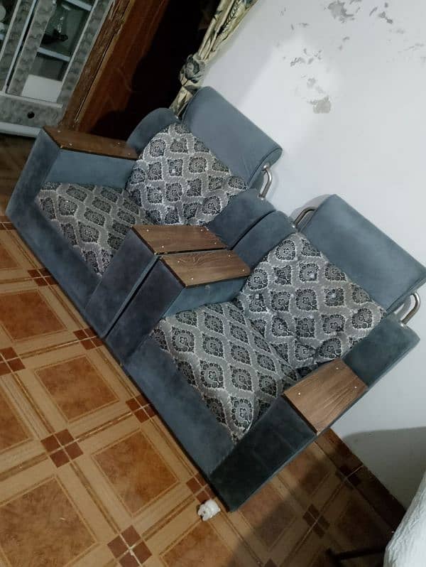 Sofa set 1 3 seater 2 single 4