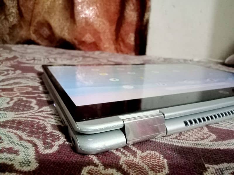 HP Chromebook 14 G1 x360 with touch screen 7