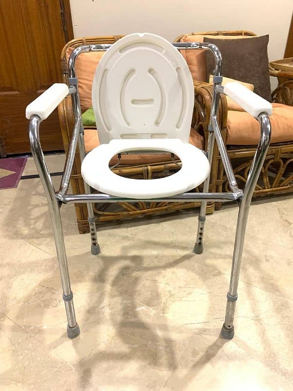 adjustable comode chair 1