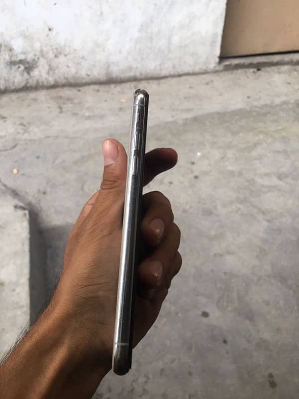 iPhone x pta prove 64gb 3