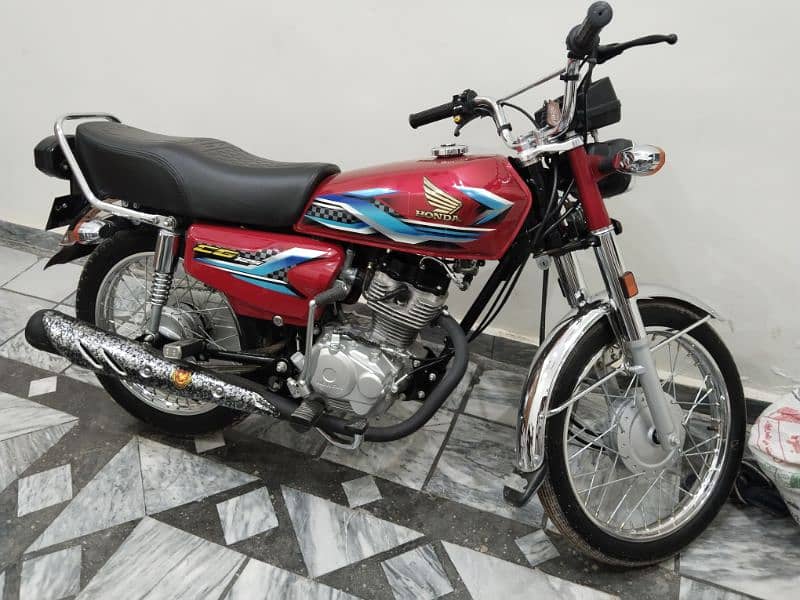 Honda 125 new condition urgent sale contact number 0306 90,91,139 0