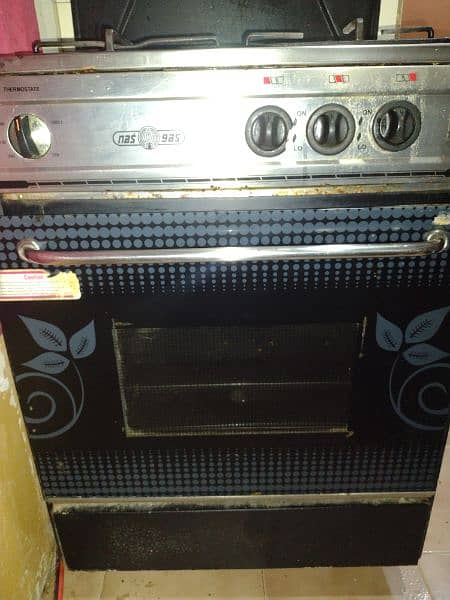 gas oven fully perfect 10/10 hai , iron stand 10/9 istari stand 8