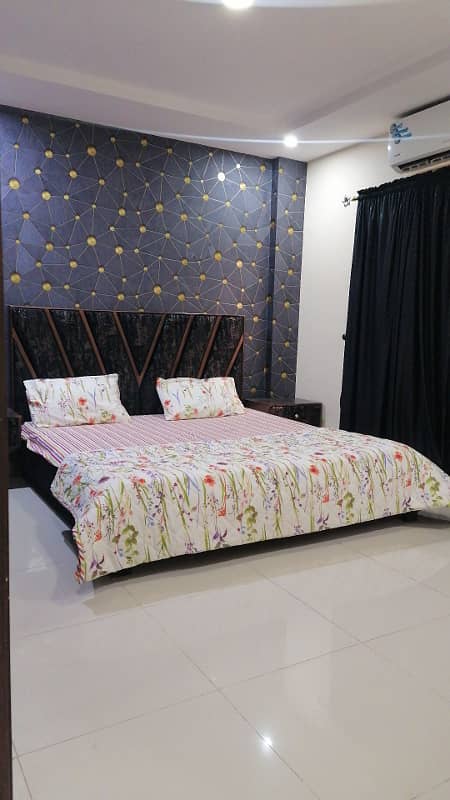 Par Day short time One BeD Room apartment Available for rent in Bahria town phase 4 and 6 empire Heights 2 Family apartment 0