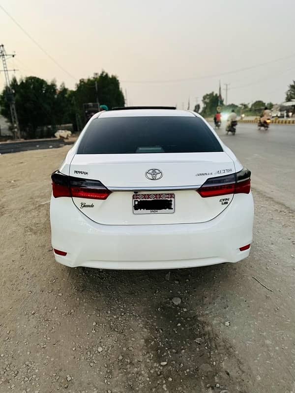 Toyota Altis Grande 2018 4