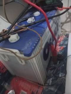 12v 150ah 19-plated Osaka battery 1 year used.