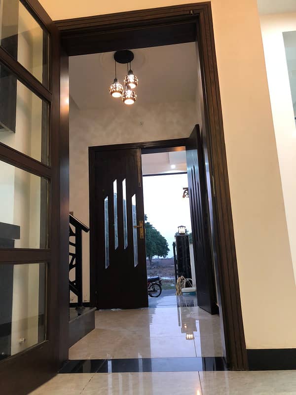 10 MARLA BRAND NEW LUXURY HOUSE FOR RENT 2