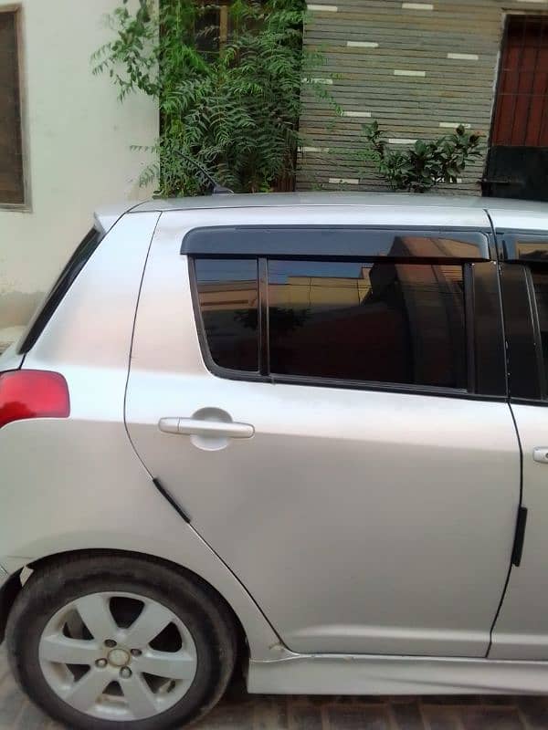 Suzuki Swift 2010 3