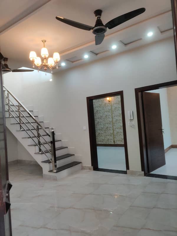 URGENT AND CHEAP 5 MARLA DOUBLE STOREY HOUSE FOR SALE IN KHAYABANY-E-SHER 2