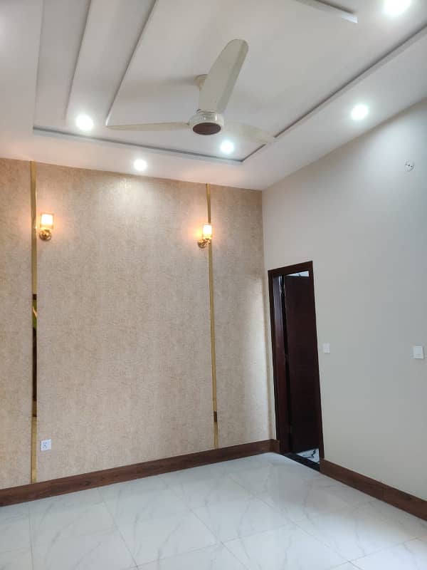 URGENT AND CHEAP 5 MARLA DOUBLE STOREY HOUSE FOR SALE IN KHAYABANY-E-SHER 5