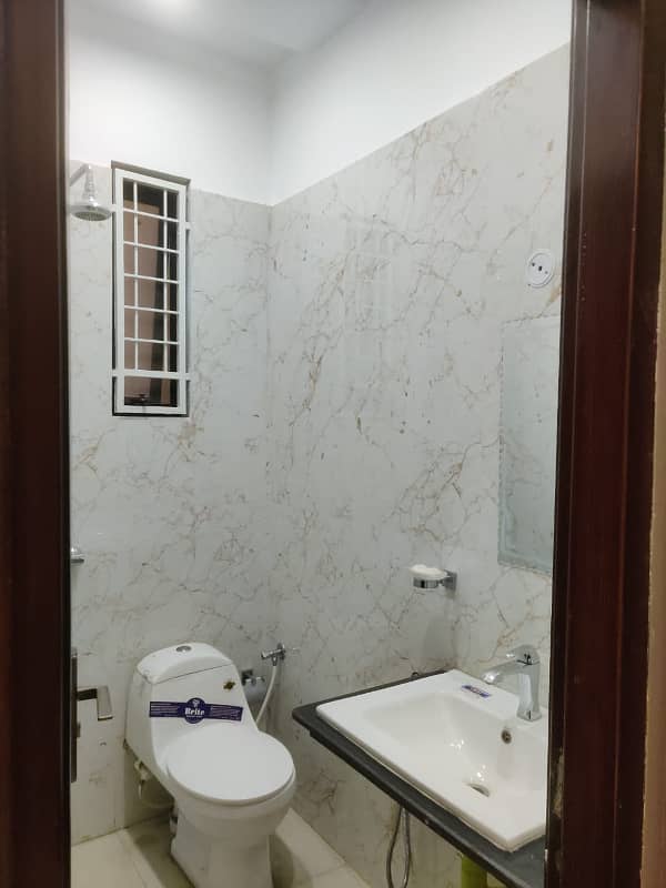 URGENT AND CHEAP 5 MARLA DOUBLE STOREY HOUSE FOR SALE IN KHAYABANY-E-SHER 10