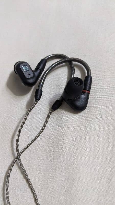 Brand: Sennheiser 700249 IE 200 - In-Ear Stereo Wired Earphones 9