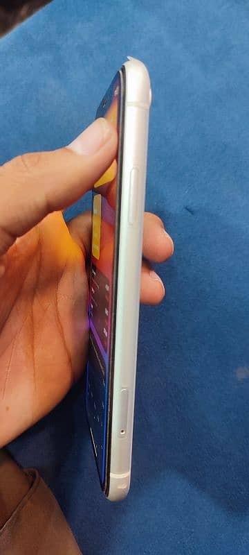 iPhone xr 256gb 80% health 10/10 condition. . . . bypass 3