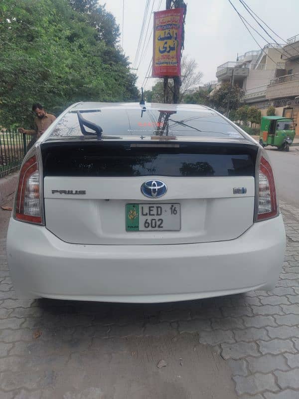 Toyota Prius 2012 3