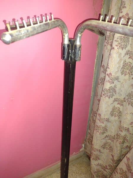 iron cloth stand 10/9 like new 1