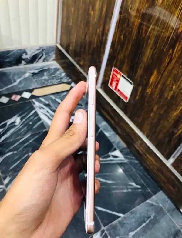 iphone 7 plus 128 gb pta approved urgent sale need money 5