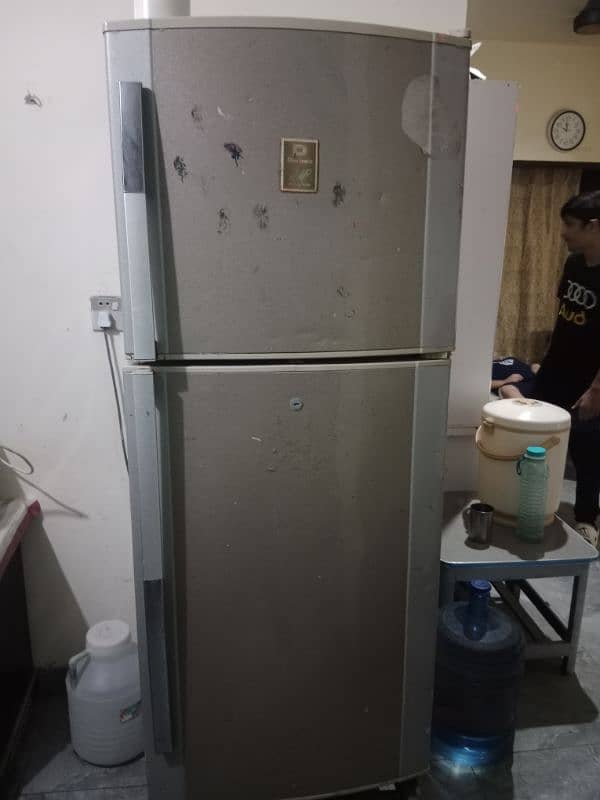 Dawlance Medium Refrigerator 0