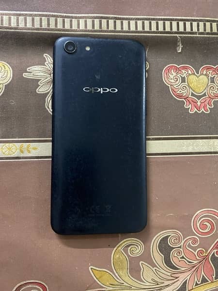 Selling oppo A83 1