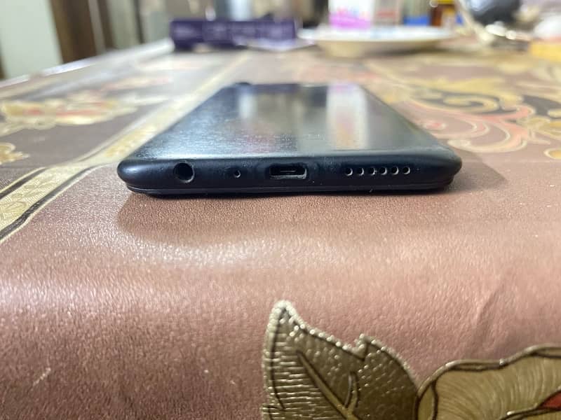 Selling oppo A83 4