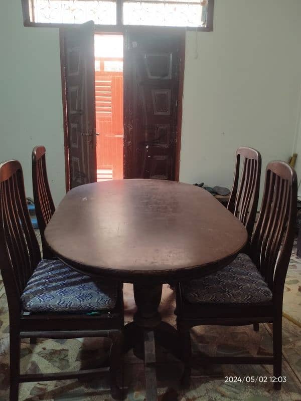 DINNING TABLE WITH 4 CHAIRS 0