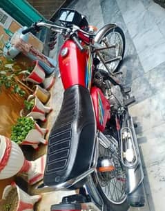 Honda CG 125 my WhatsApp number 0328--94--40--376