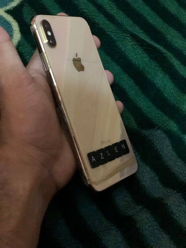 iphone XS Max Golden Colour 10 by 10 condition 4