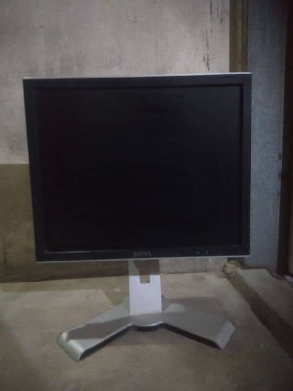 Lcd dell in low price 1