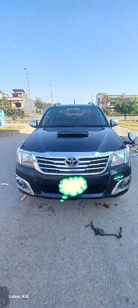 Toyota Hilux invincible 2013 model 2017 import 7