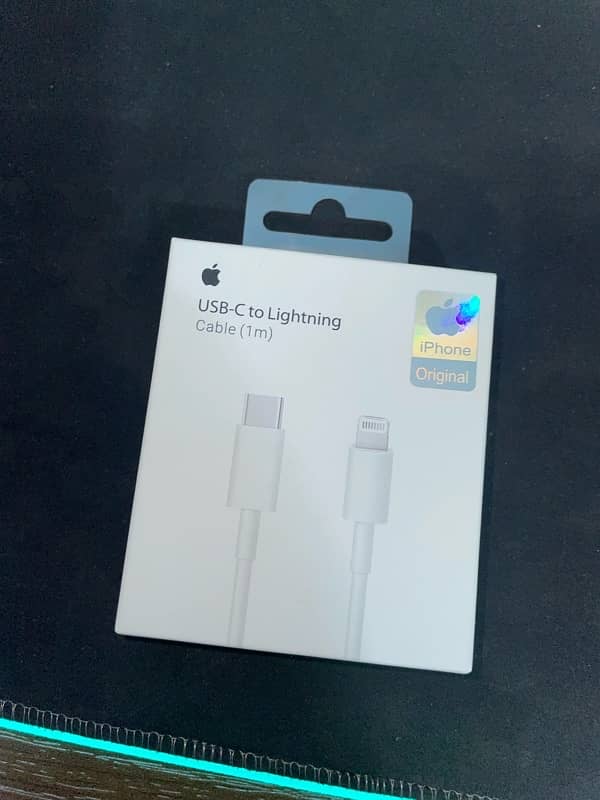 USB-C to Lightning Cable (1m) 0