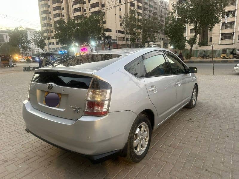 Toyota Prius 1.5 G Touring 3