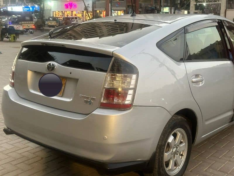 Toyota Prius 1.5 G Touring 8