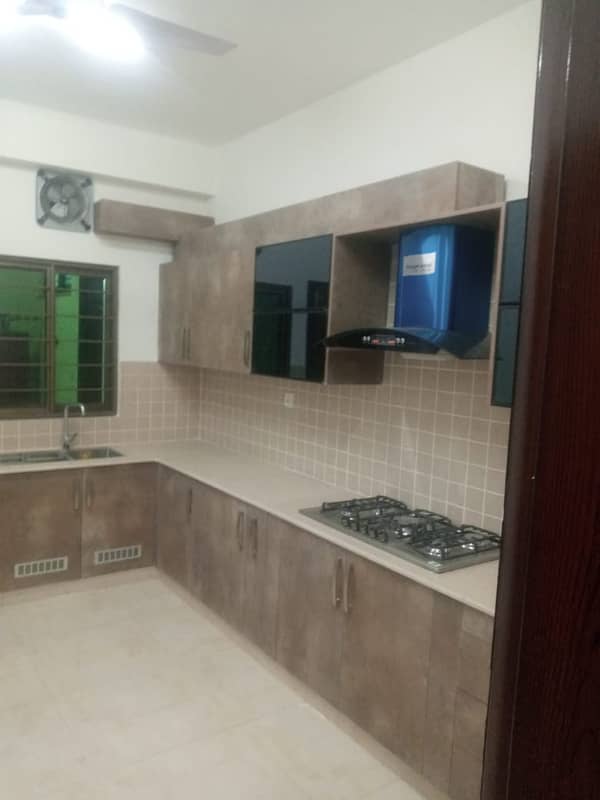 10 Marla 3 Bed Flat For Sale In Askari 11- D, Lahore 5