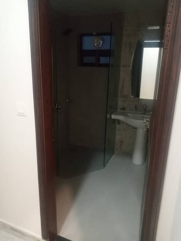 10 Marla 3 Bed Flat For Sale In Askari 11- D, Lahore 13