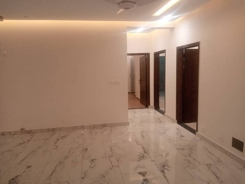 10 Marla 3 Bed Flat For Sale In Askari 11- D, Lahore 15