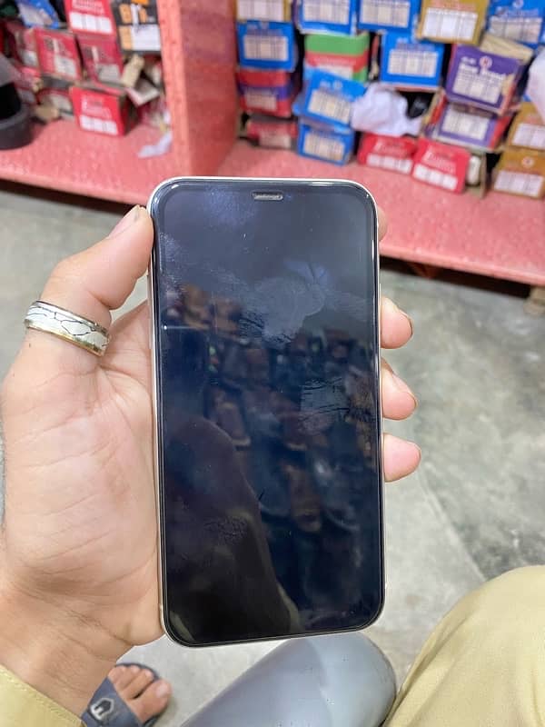 iPhone 11 128gb jv 4