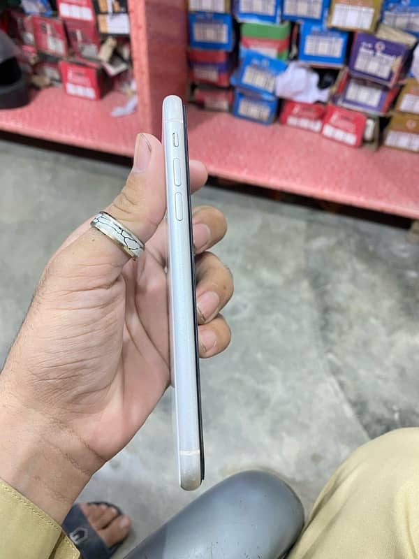 iPhone 11 128gb jv 5