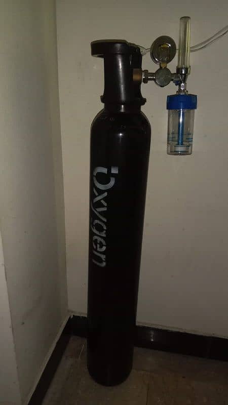 Oxygen Cylinder for sale (10 litre) 1